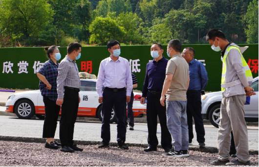 六安市公路管理處黨委書(shū)記、主任楊廣來(lái)一行蒞臨指導(dǎo)我司項(xiàng)目